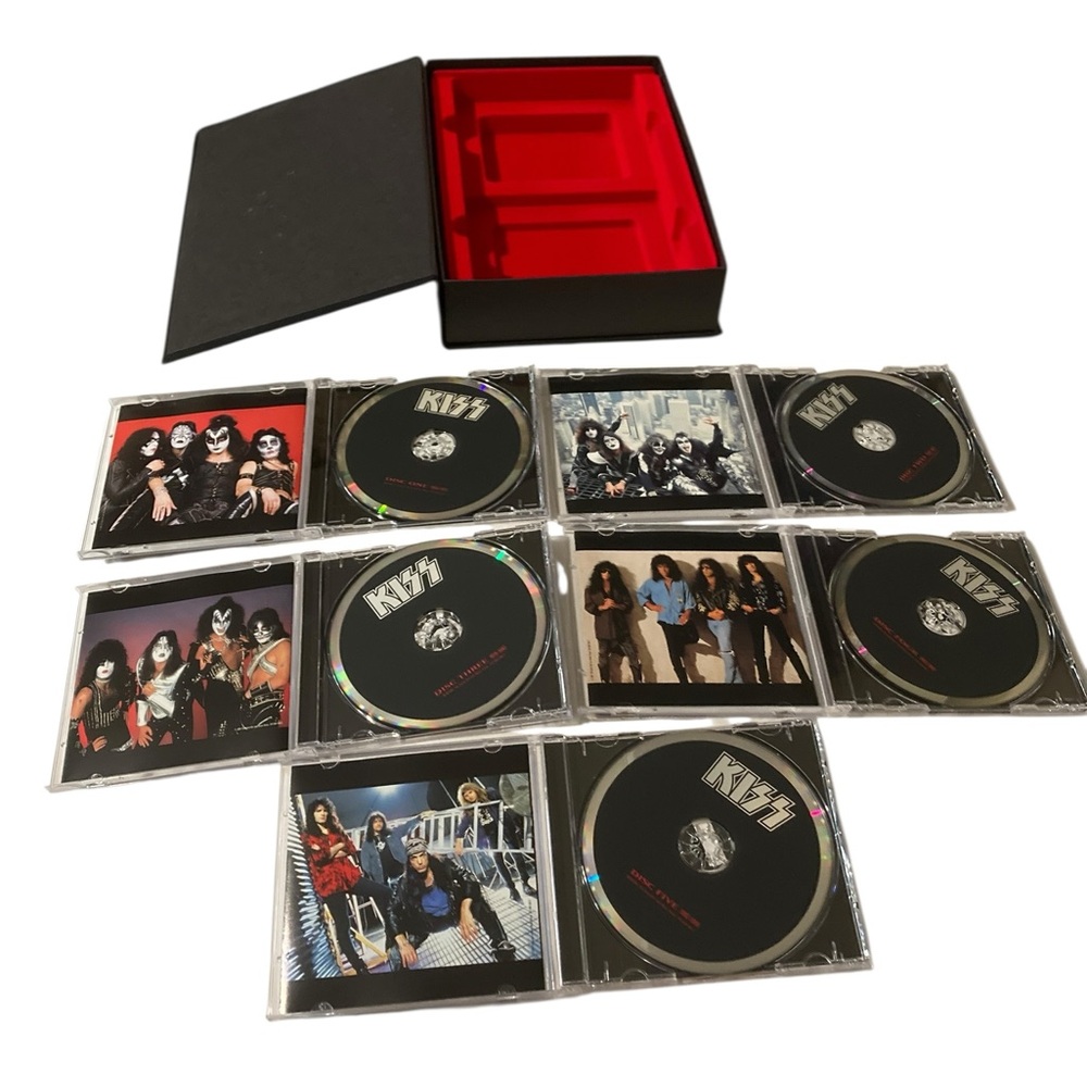 KISS "The Definitive Kiss Collection"